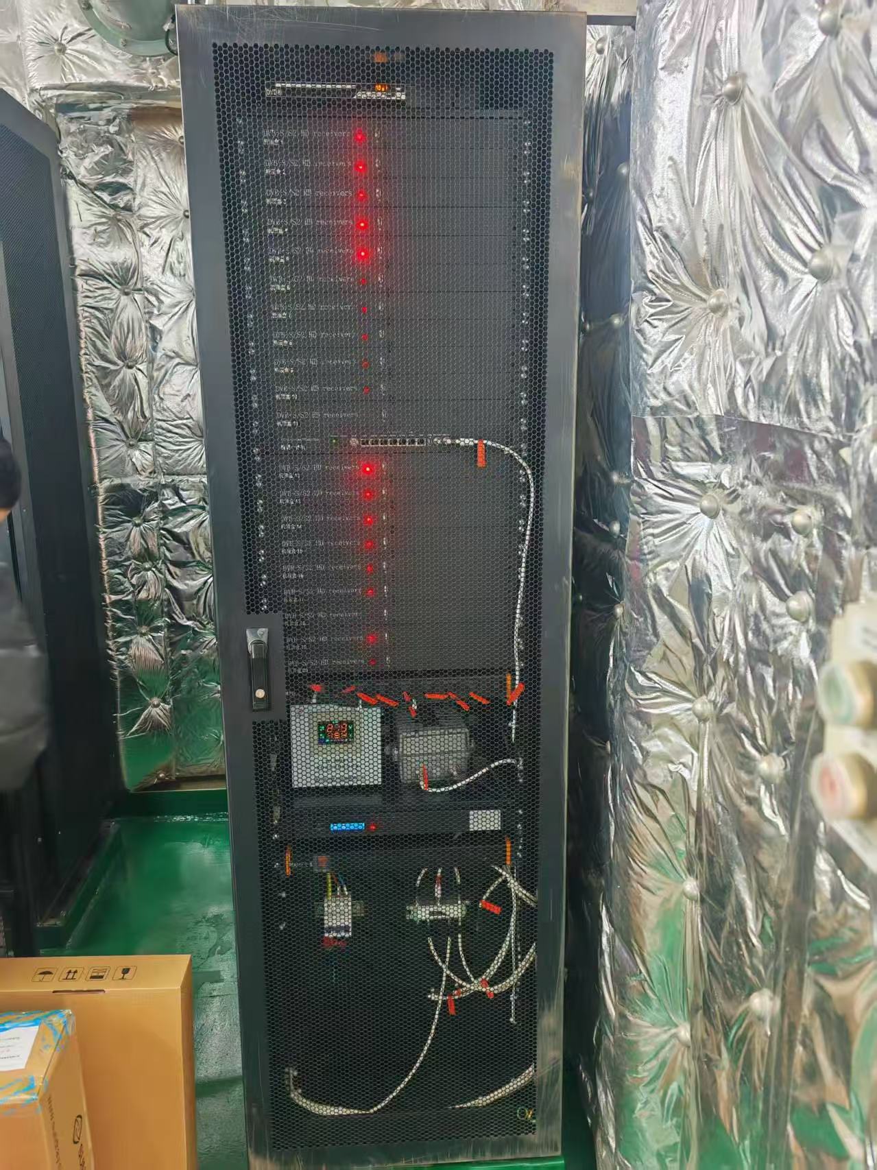 Onboard network and data cabinet